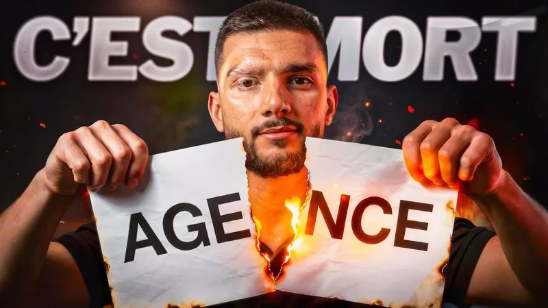 Miniature YouTube d’un entrepreneur : il déchire une feuille Agence qui brûle, devant le texte C’est mort